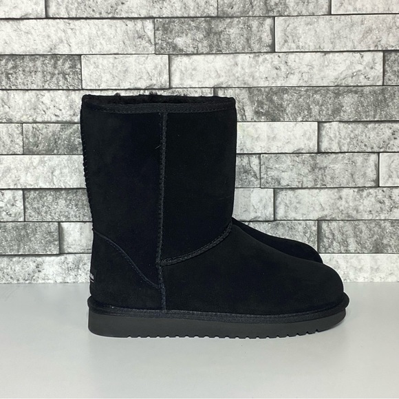 UGG Shoes - Kookaburra by Ugg Womens 5 Short Black Boots